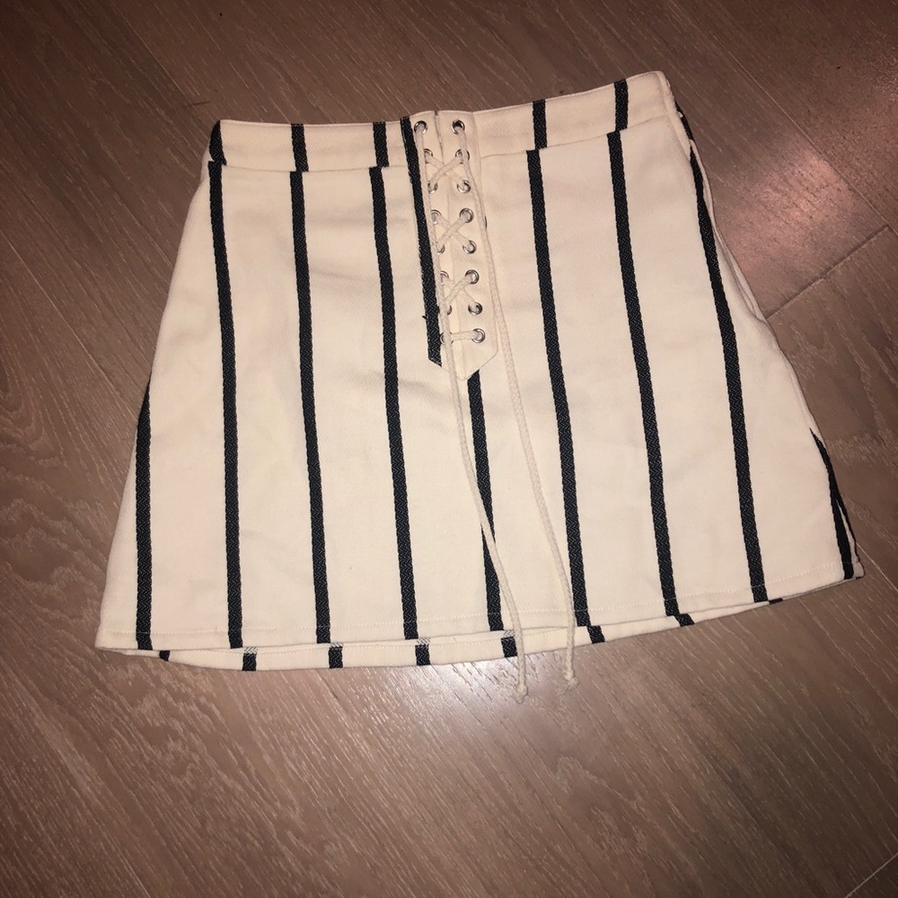 Divided skirt lace up